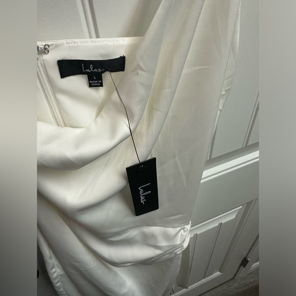 Lulus one sleeve white dress. New with tags. Size large. - Picture 3 of 5
